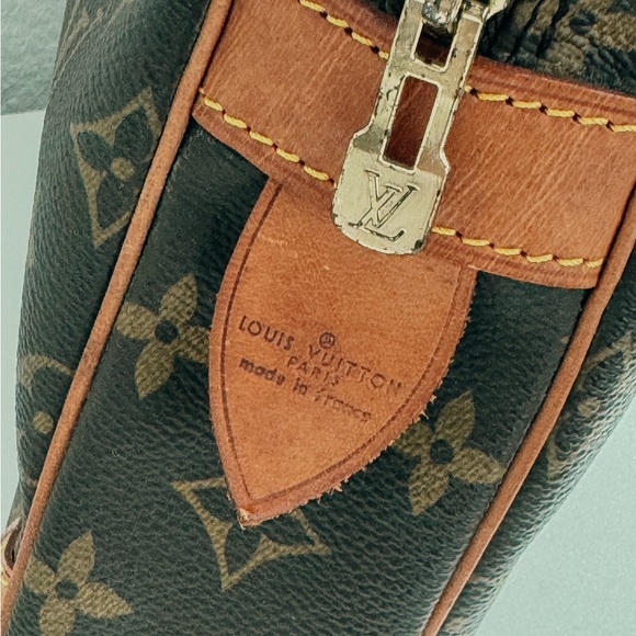 Louis Vuitton Monogram Porte Documentaire Voyage Bag - Picture 5 of 10